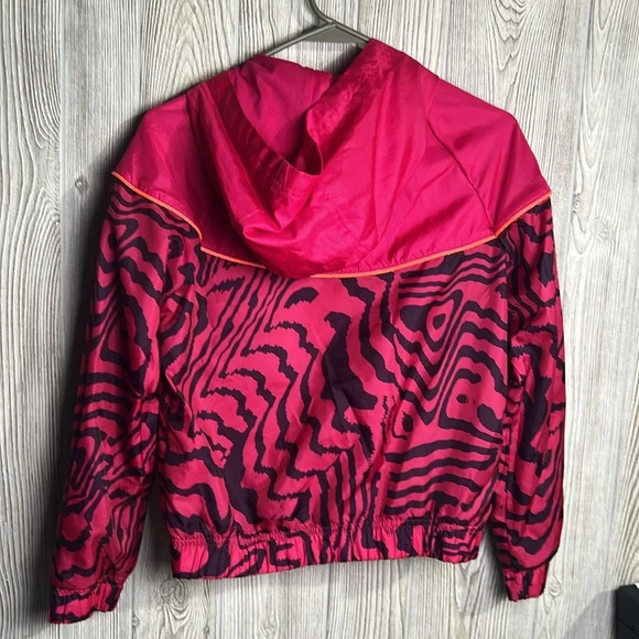 Nike Girl's Size L Fireberry "Glow in The Dark" Windrunner AOP Jacket - Picture 6 of 6
